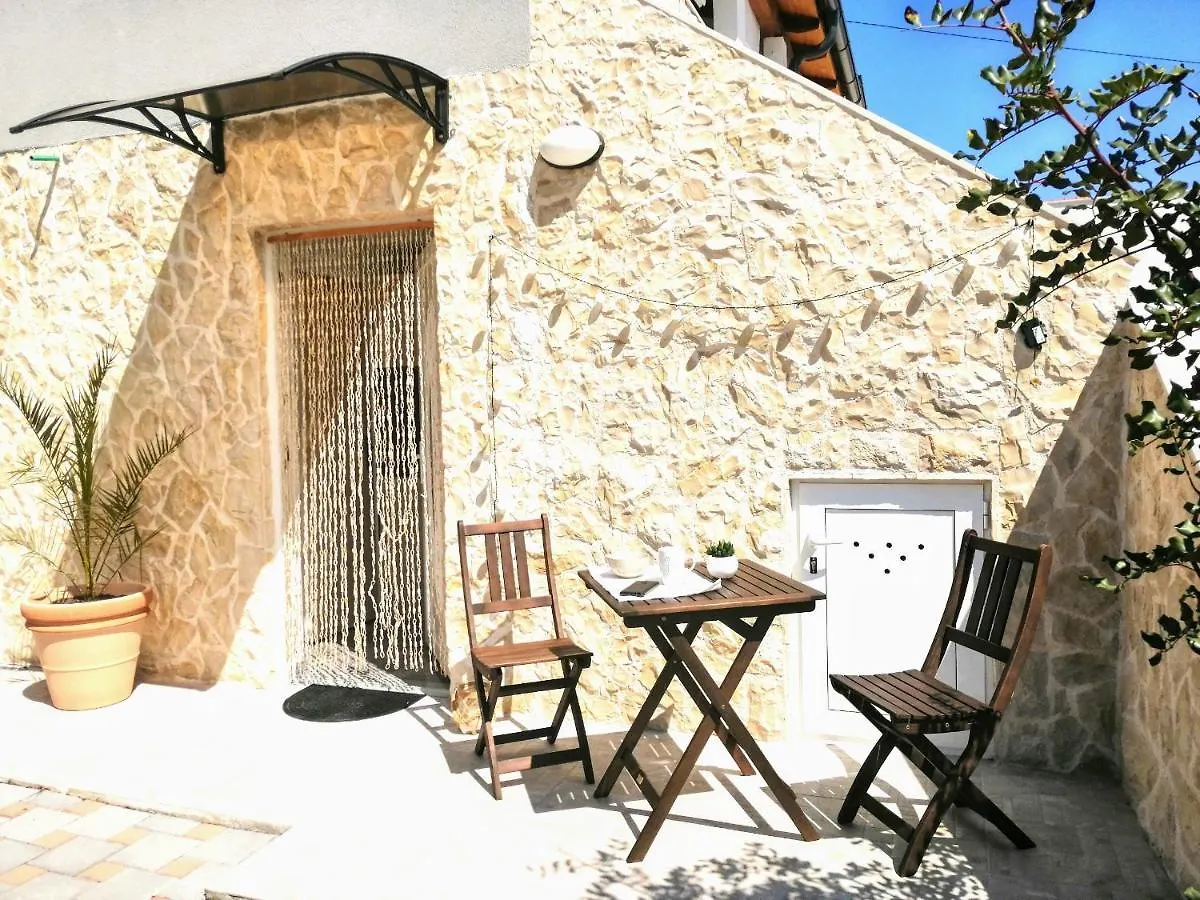 Villa Skalinada Vir 0*,  Croazia