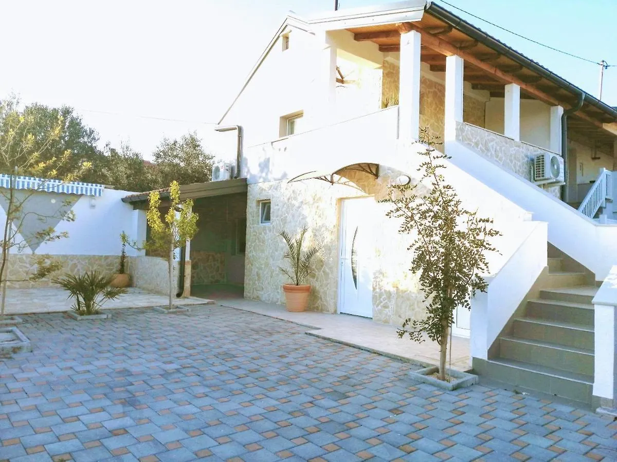 Villa Skalinada Vir