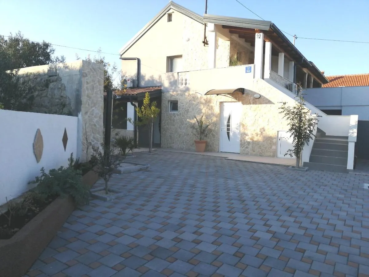 Casa de Férias Skalinada Vila Vir Croácia